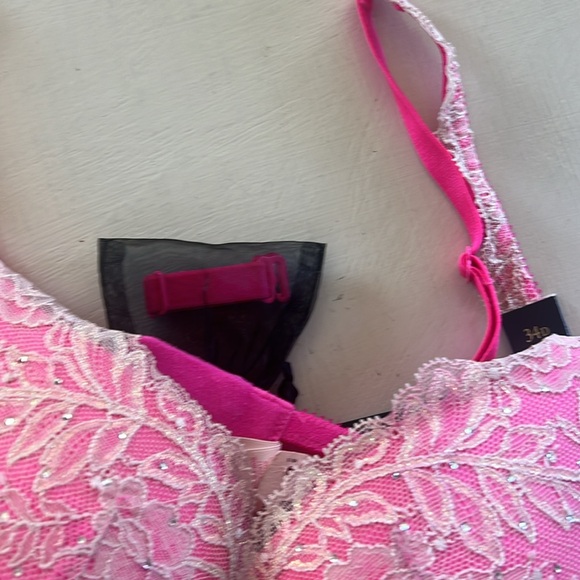 Victoria’s Secret Dream Angels Push Up Bra 34D - Picture 2 of 3